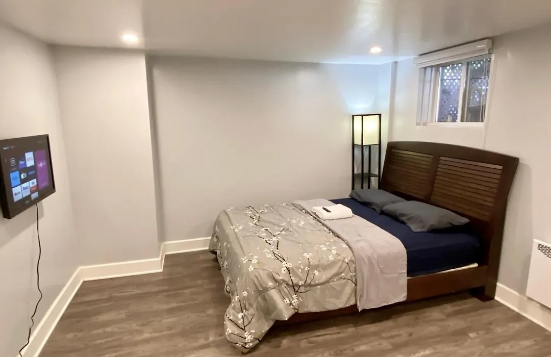 Montreal Homes - Affordable Rooms, Smart Tv, Shared Kitchen-1
