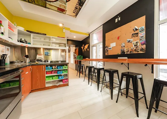 Samesun Montreal Hotel & Hostel